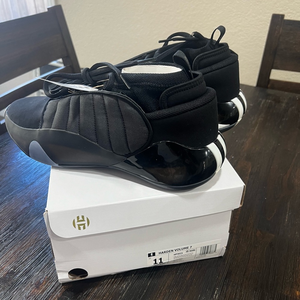 Adidas Harden Volume 7 size 11 brand new
